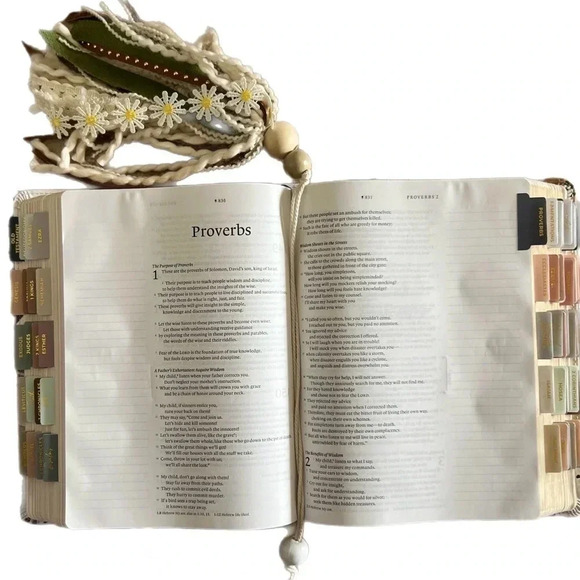 Bible Tassel - Picture 4 of 5